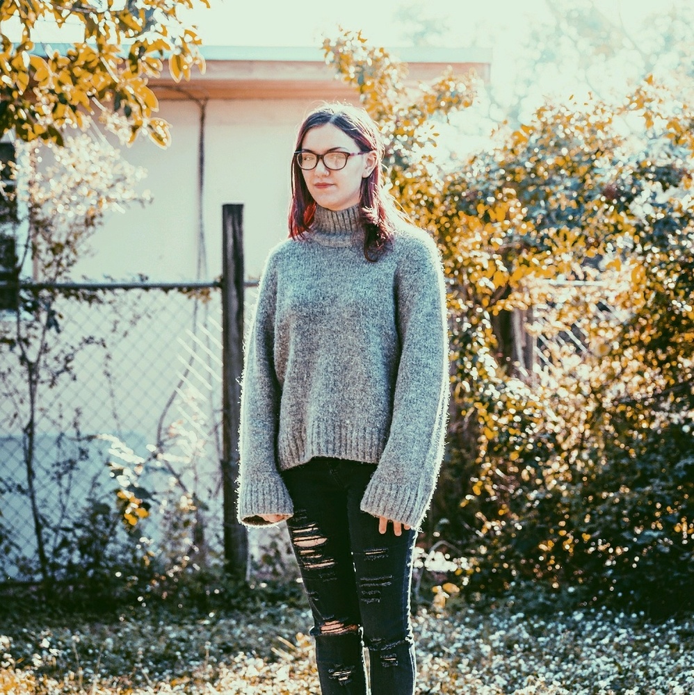 Meet your Posher, Emilee